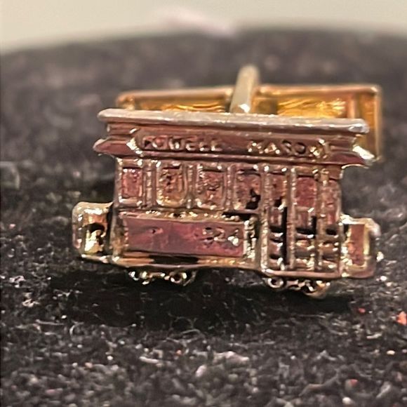 Vintage MCM 1952 mixed metal 3D gold tone whale back trolley car cuff links - Picture 2 of 15